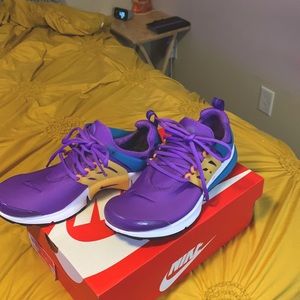 Nike air prestos wild berry/fierce purple size men 9